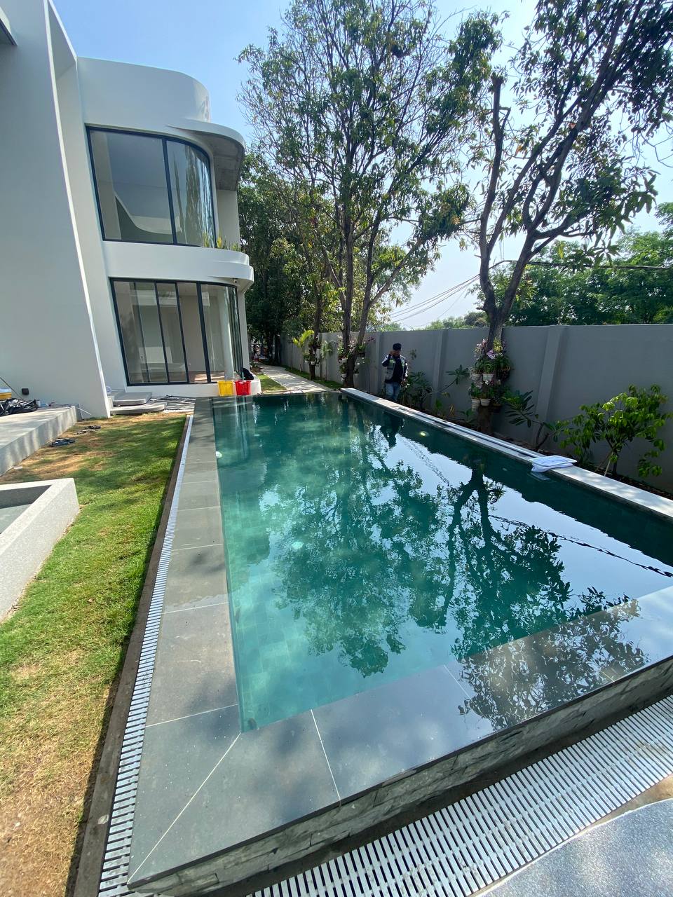 Gallery Images